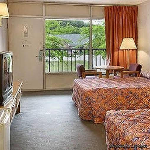 Town And Country Inn Suites Spindale フォレスト・シティ エクステリア 写真